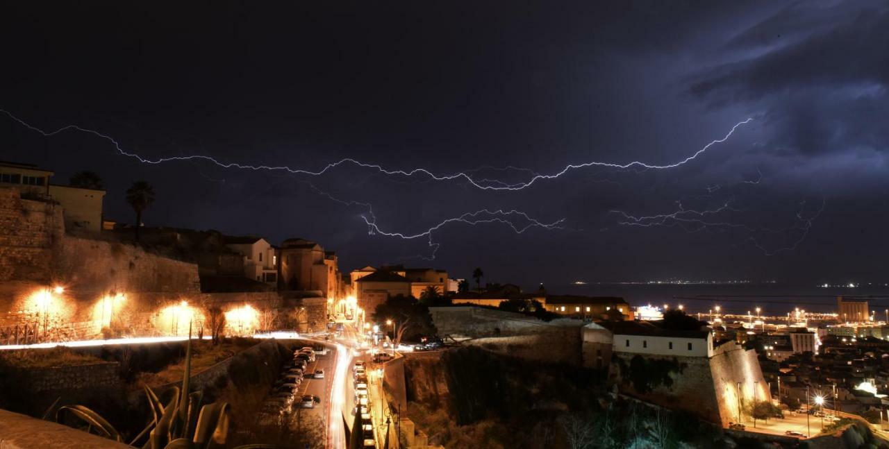 Monolocale Al Vicoletto Apartment Cagliari Luaran gambar